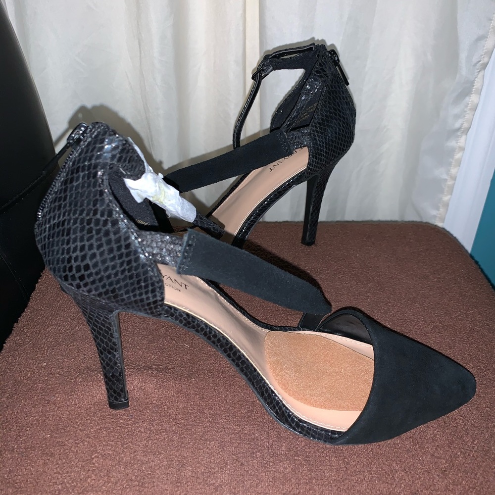 NEW Black Leather/Suede Heel